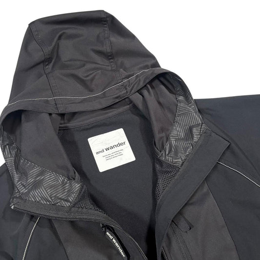 And wander trek 2 jacket (S)
