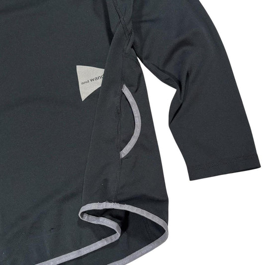 And wander long sleeve black T shirt (S)