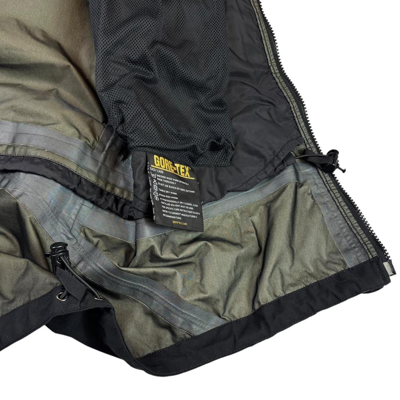 Mountain Hardwear Gore-Tex jacket (L)