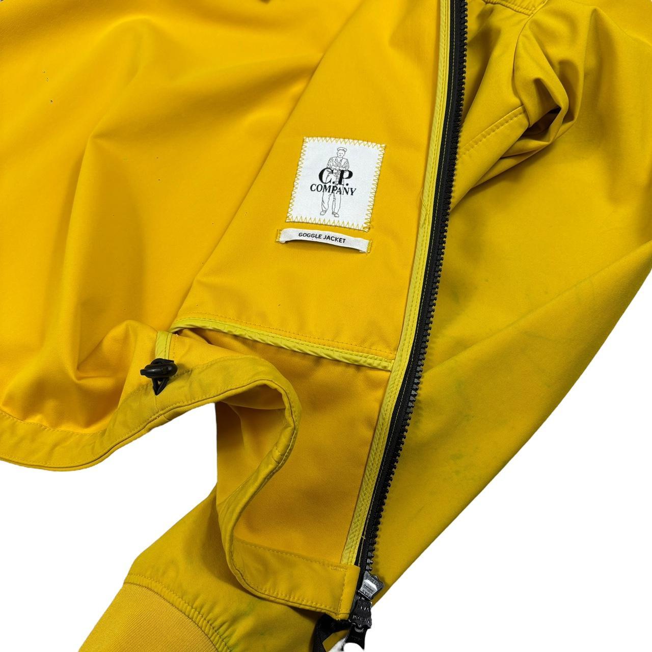 CP company soft shell goggle jacket (XS)