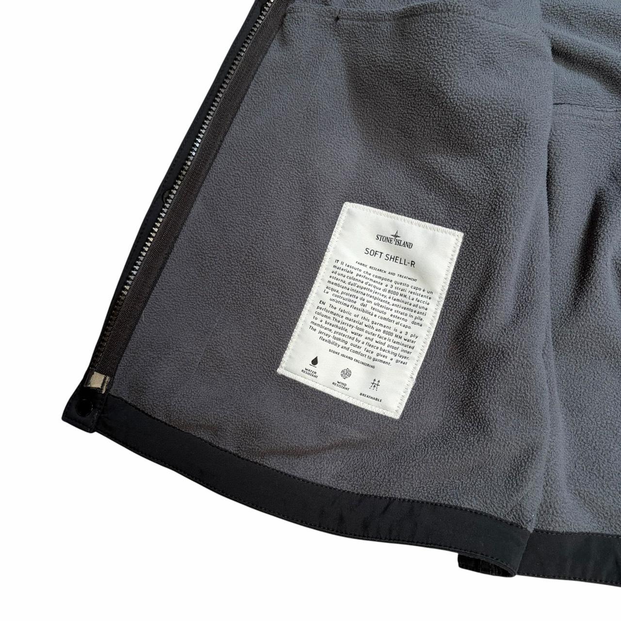 Stone island soft shell jacket with concealable hood (XXL)