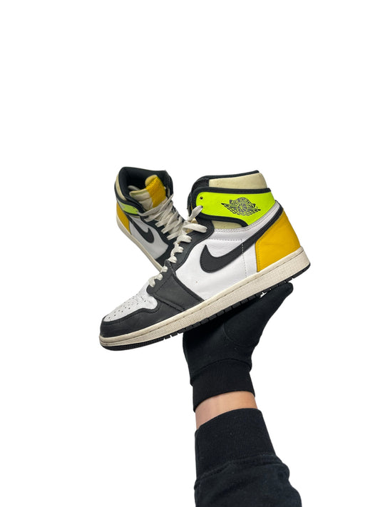 Jordan 1 Retro high ‘Volt gold’