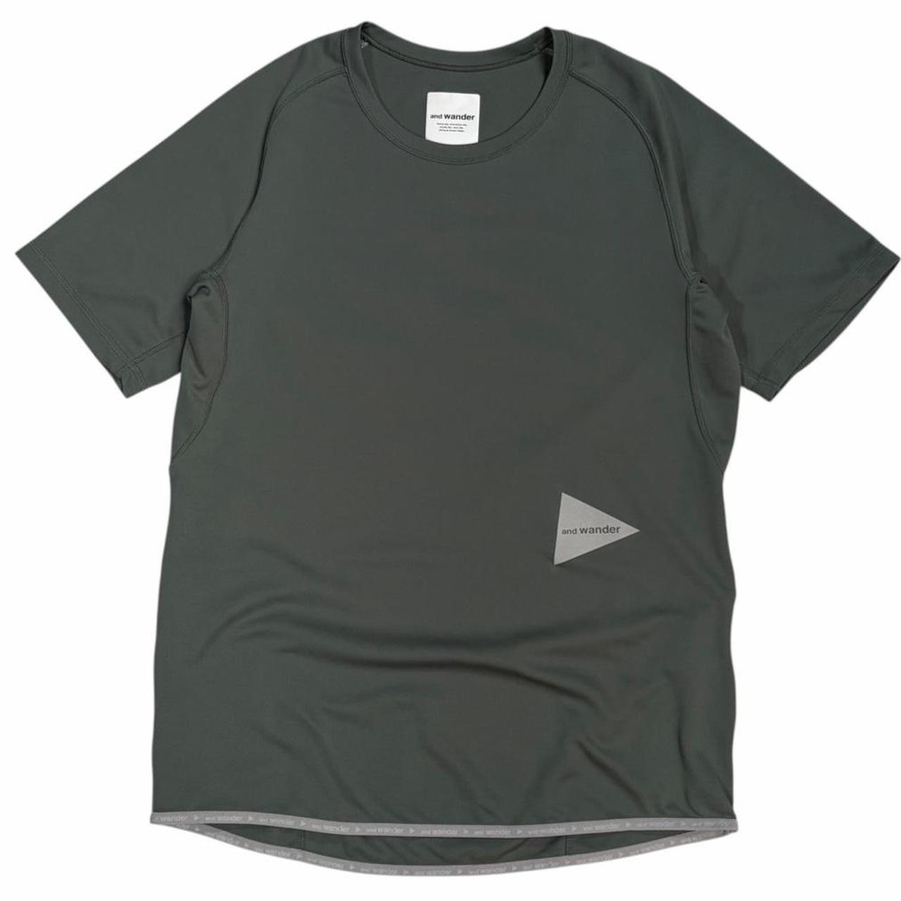 And wander T shirt (S)