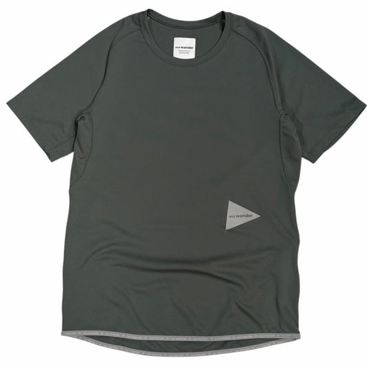 And wander T shirt (S)