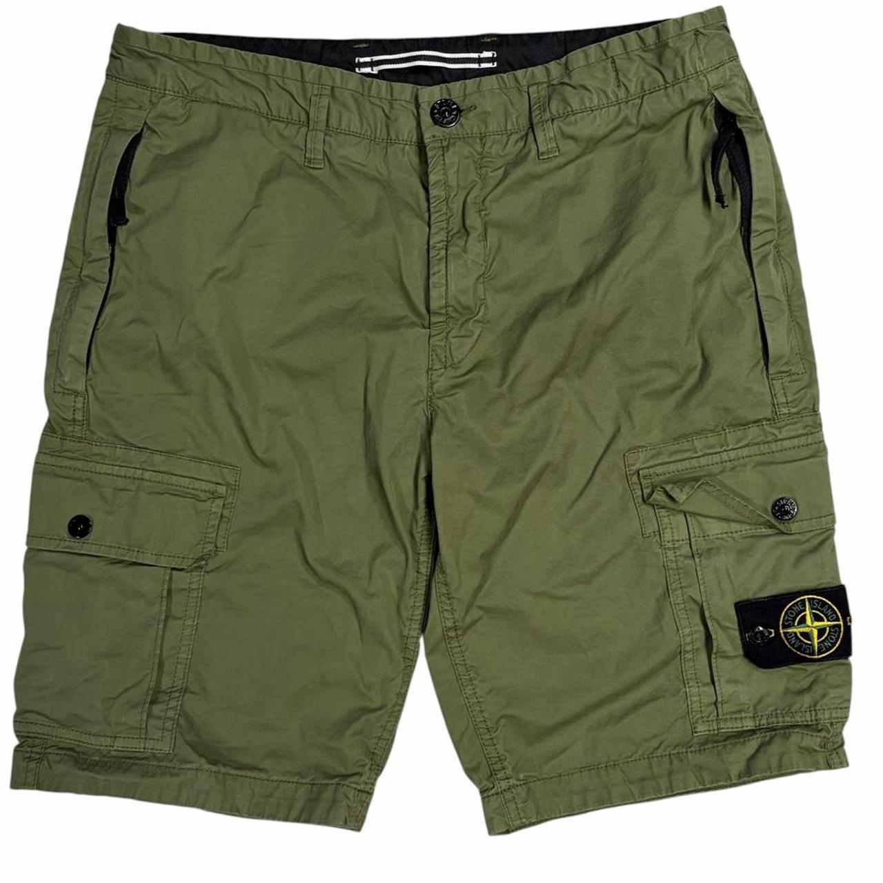 Stone island cargo shorts (W32)