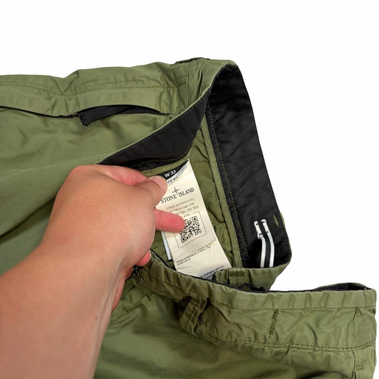 Stone island cargo shorts (W32)