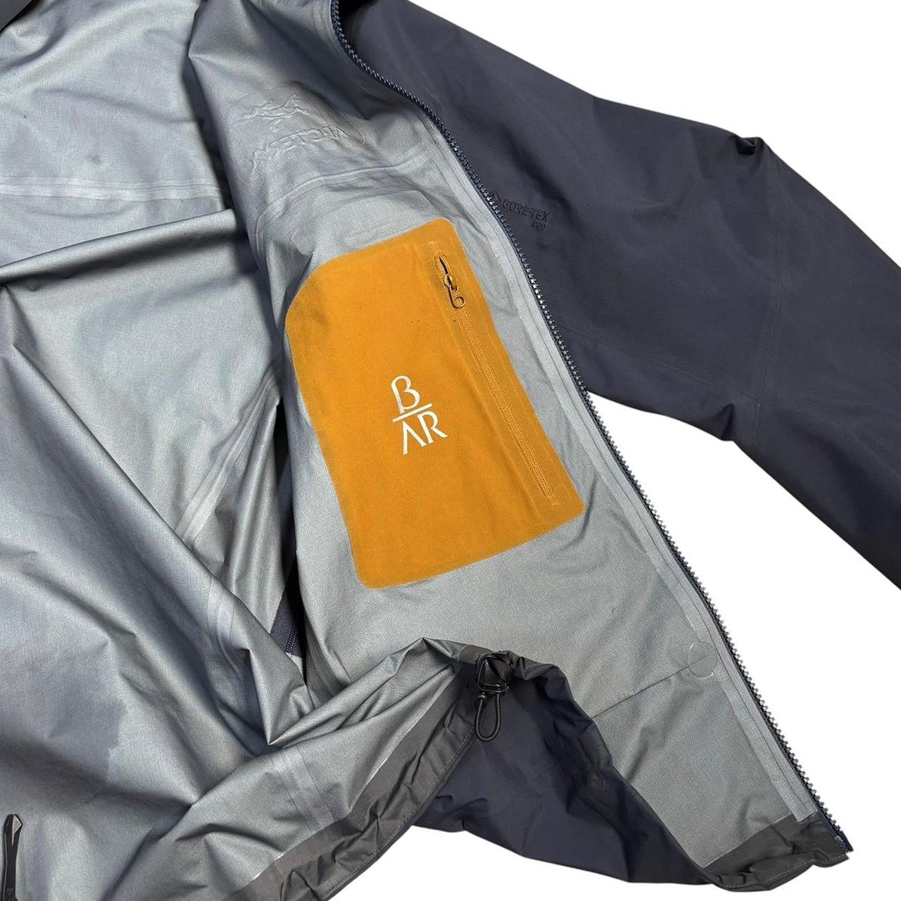 Arc’teryx Beta AR Gore-Tex navy waterproof jacket (M)