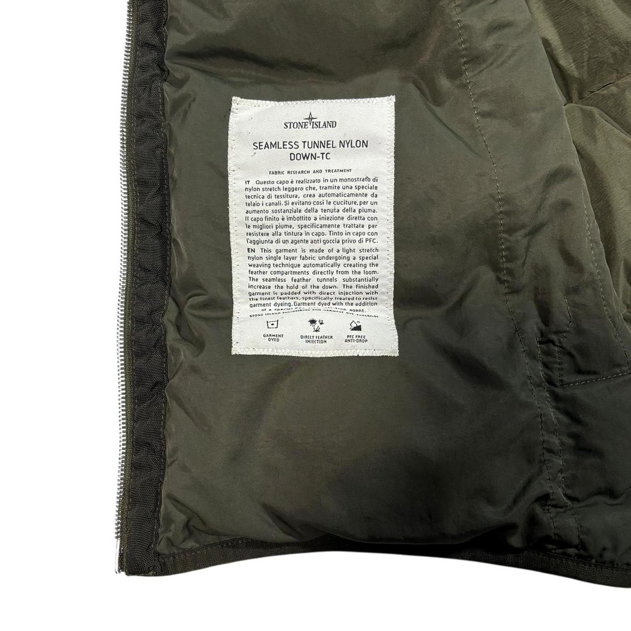 Stone island seamless tunnel nylon down puffer jacket (XL)