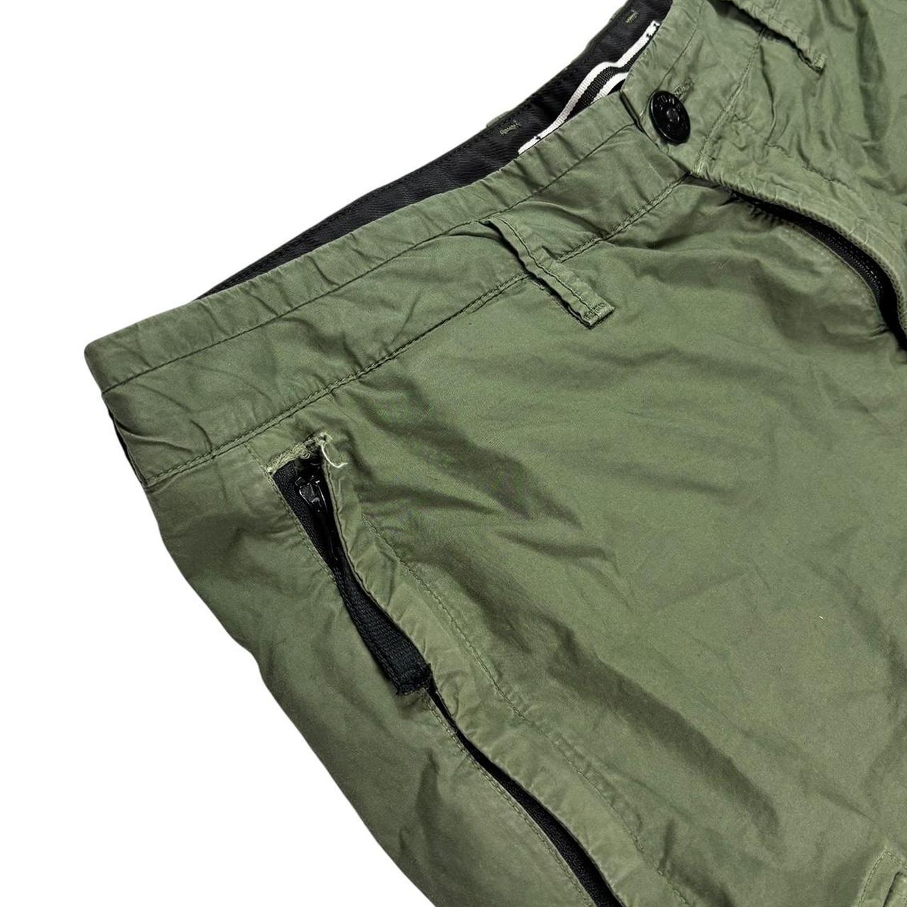 Stone island cargo shorts (W33)